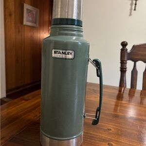 Stanley Classic Green Thermos
